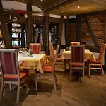 & Restaurant Zum Karpfen 3* אוברנבורג אם מיין