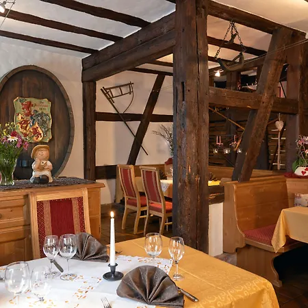 & Restaurant Zum Karpfen מלון 3*