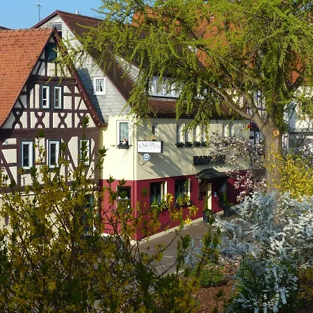 & Restaurant Zum Karpfen מלון 3*
