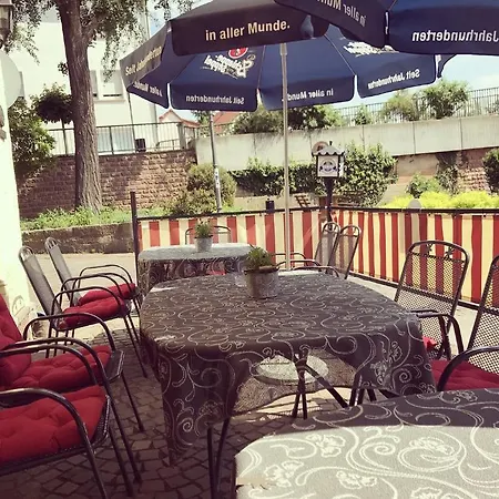 & Restaurant Zum Karpfen Hotell Obernburg am Main