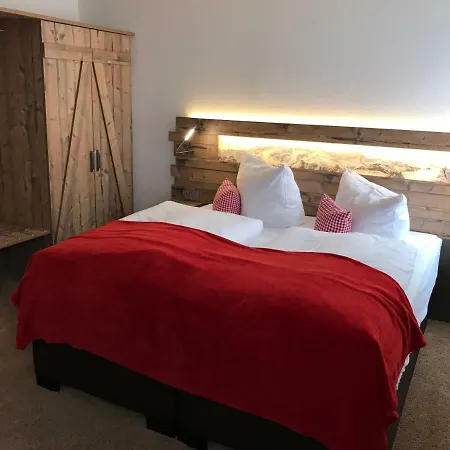 & Restaurant Zum Karpfen Hotell 3*